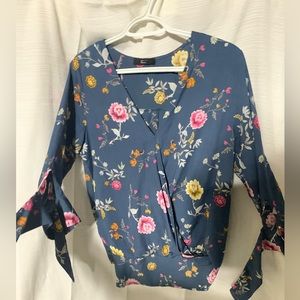 Med or Large Tina Blouse, silky, 3/4 length sleeves that have ties on the dnfs